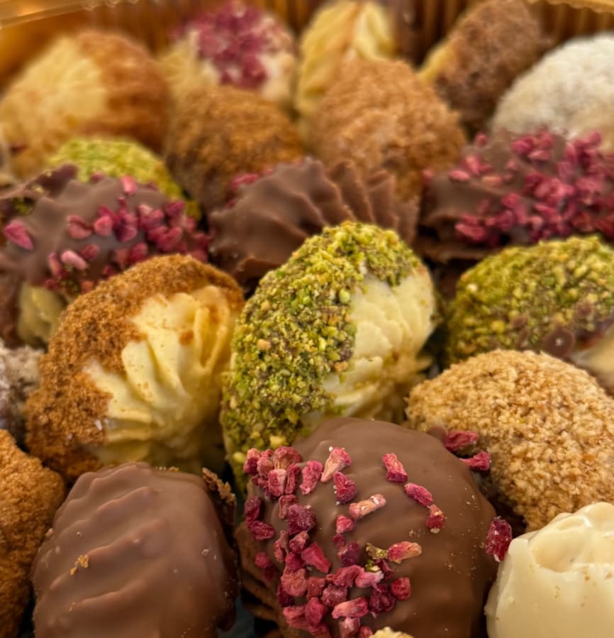 Petit four
