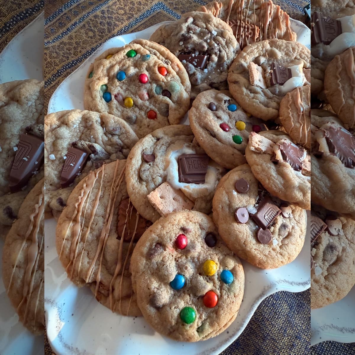 Box of 12 cookies photo