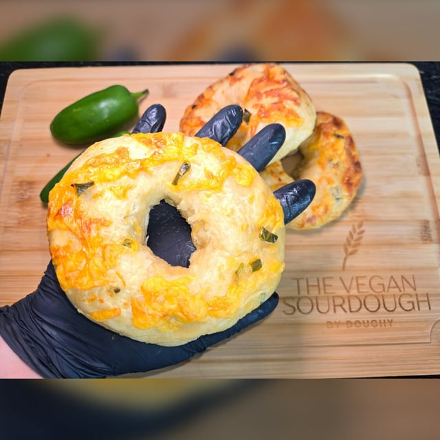 Organic Jalapeño Cheddar Bagels (4 Pack)