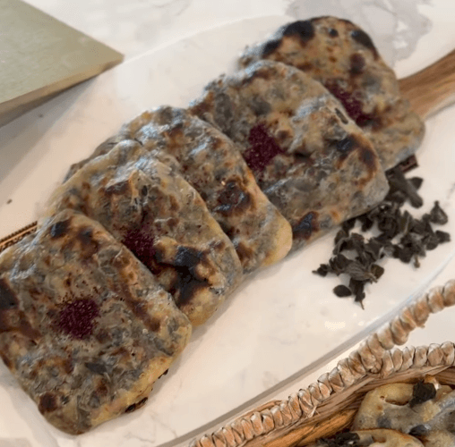 mini-falahi-za'atar-squares-image-0