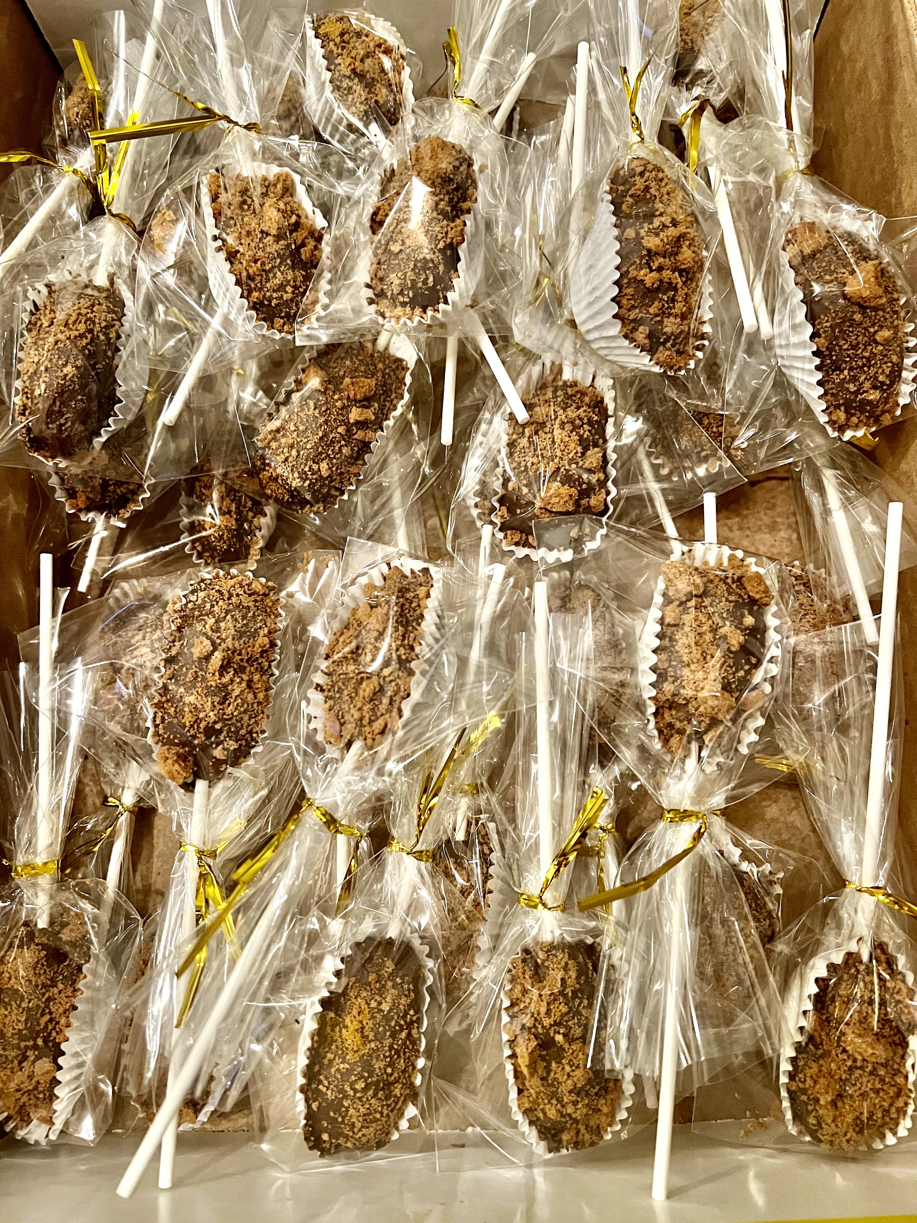 Lotus Biscoff Date Pops